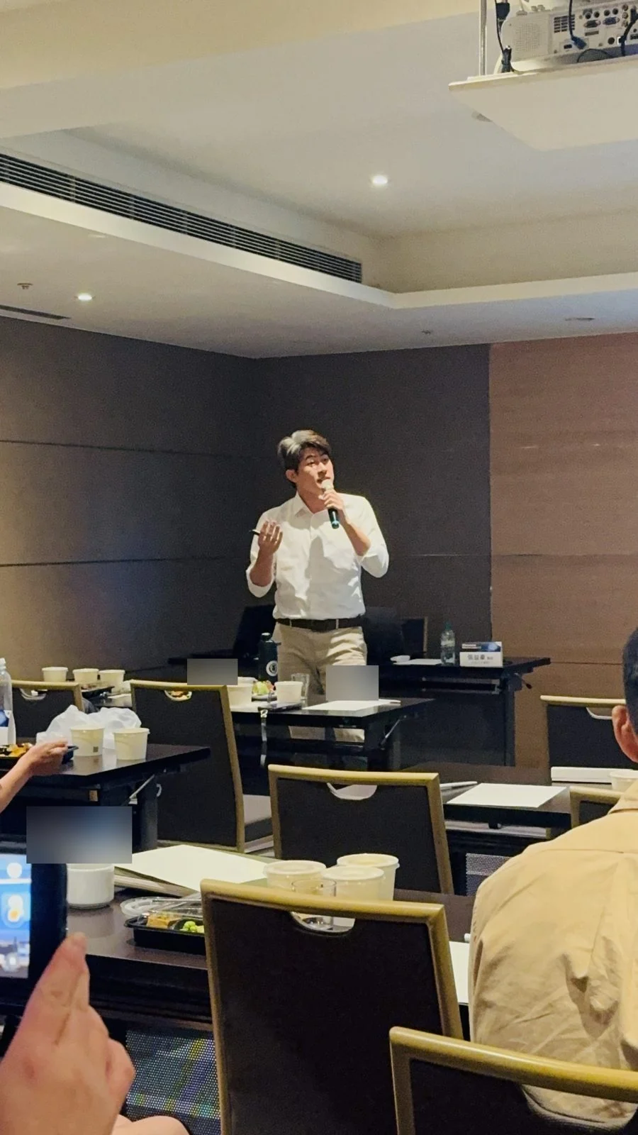 張益豪醫師在 ZEISS Glaucoma Masterclass #3 與眼科醫師分享個人品牌經營